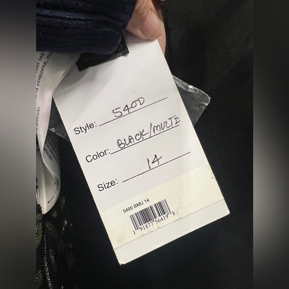 Mac Duggal 5400 NWT Black/Multi EMBELLISHED FLORAL SEQUINED GOWN - Picture 10 of 10